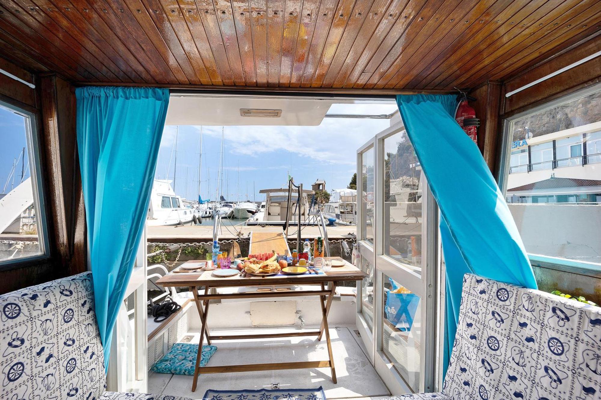 Aloha Jak'S Boat Алассио Экстерьер фото