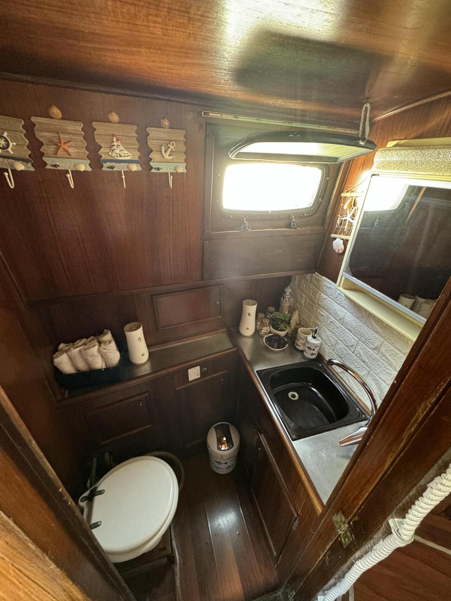 Aloha Jak'S Boat Алассио Экстерьер фото