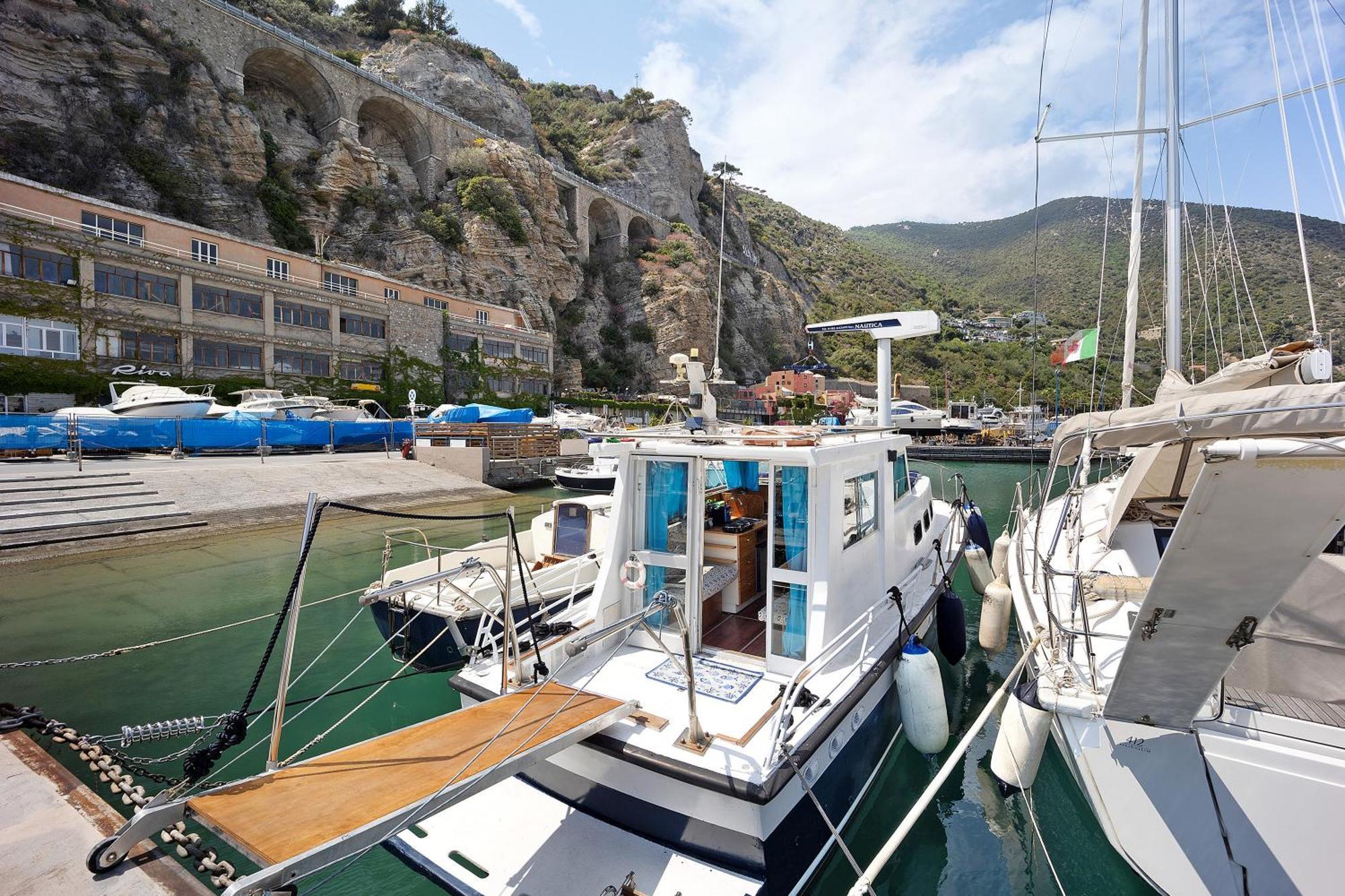 Aloha Jak'S Boat Алассио Экстерьер фото