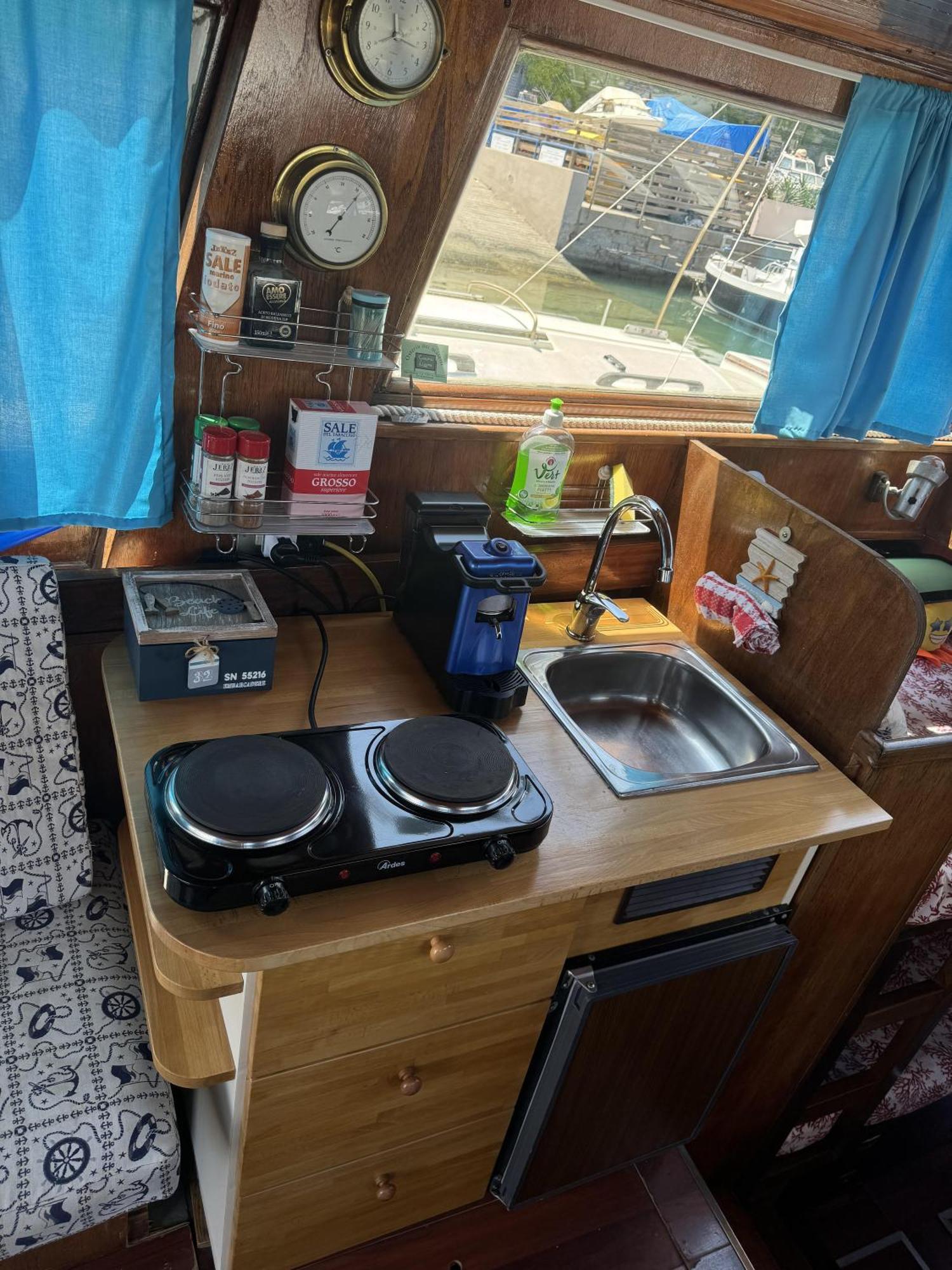 Aloha Jak'S Boat Алассио Экстерьер фото